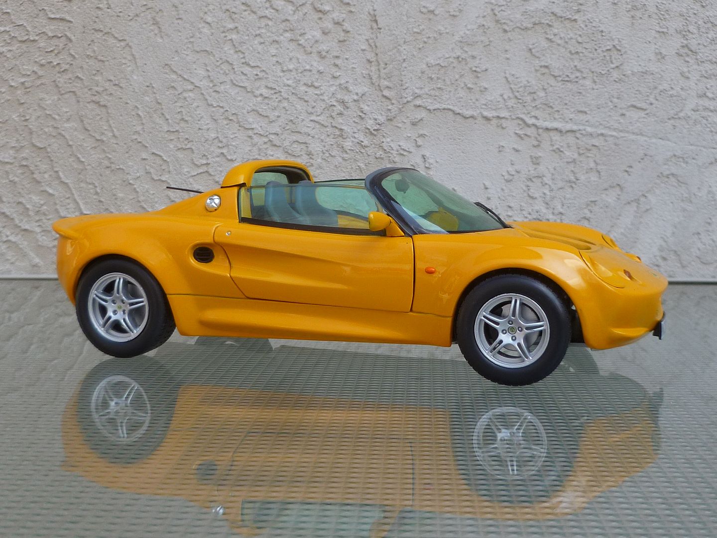 lotus diecast